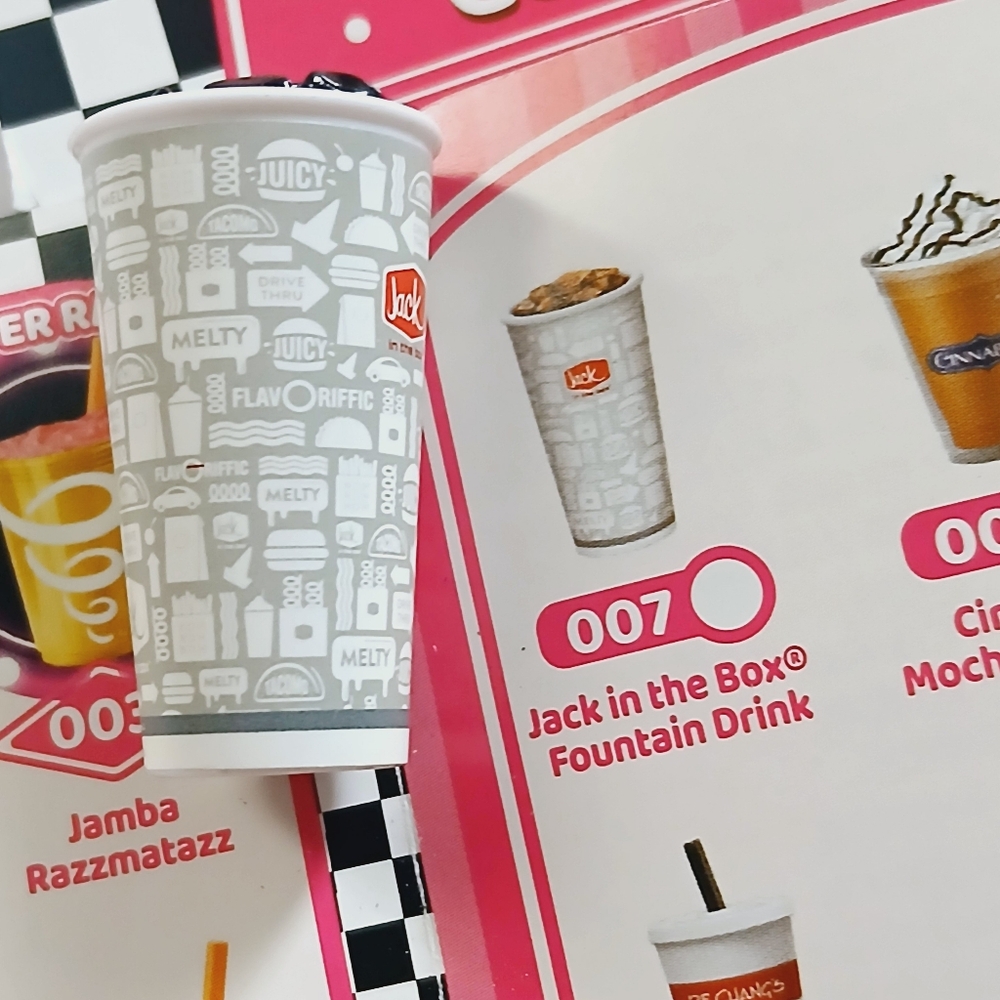 Mini Brands Foodie Series 2 Jack in The Box Strawberry Shake & Fountain Drink - Picture 7 of 7